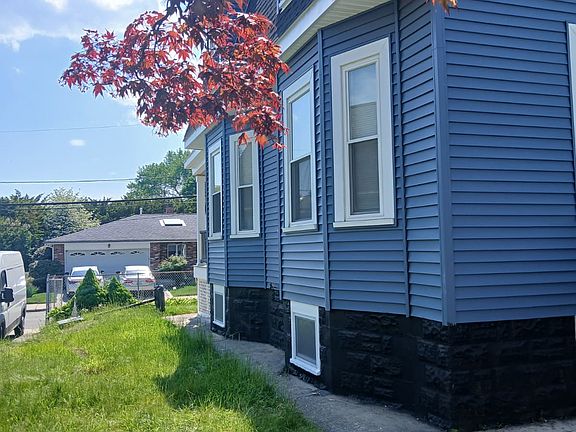 5th image of 90 Edgemere Rd