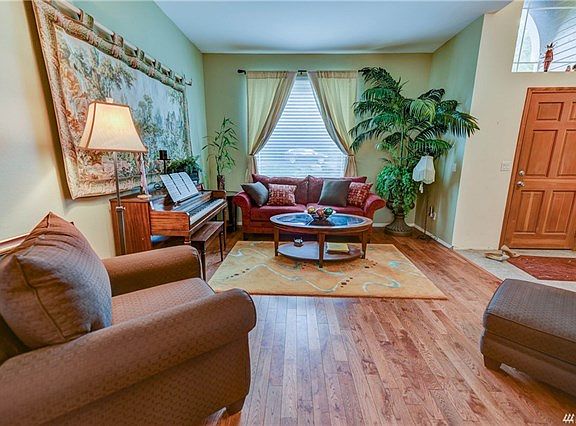 3rd image of 10724 210th Avenue Ct E
