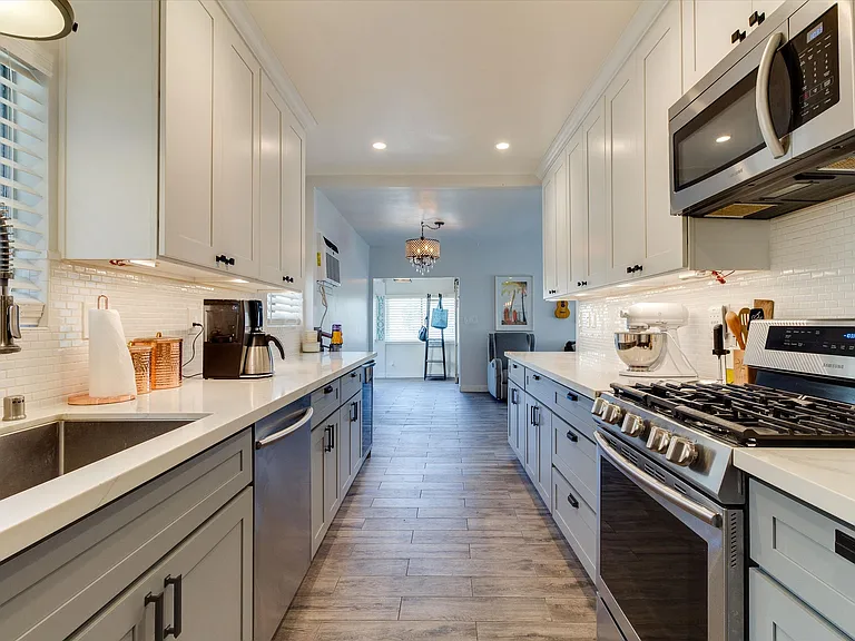 6108 Springvale Dr — Photo 21