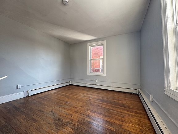 3rd image of 198 S Marshall St #2C