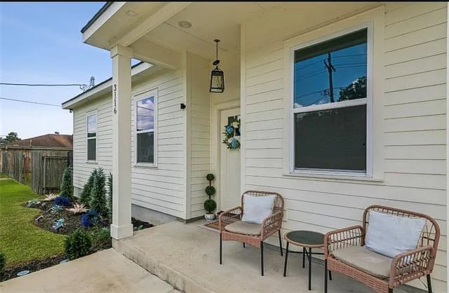 3 bed, 2.0 bath, 1684 sqft, $2,350 — Photo 2