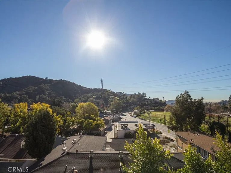 2940 N Verdugo Rd #321 — Photo 35