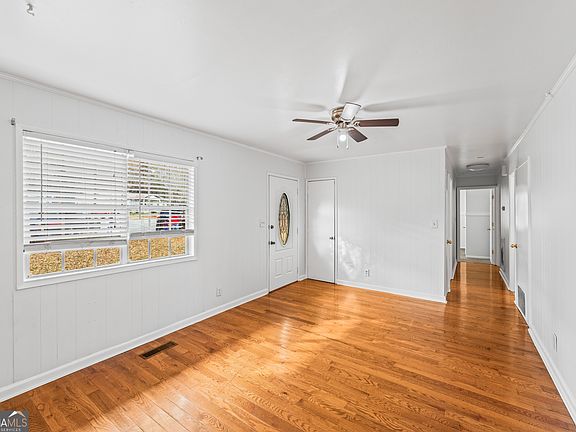 3rd image of 1205 Williams Cir