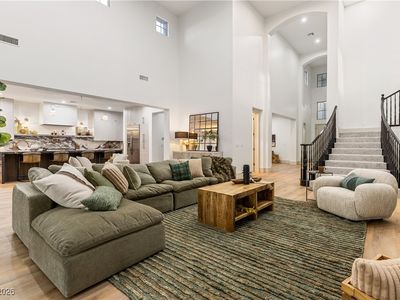 42 Carolina Cherry Dr, Las Vegas, NV, 89141