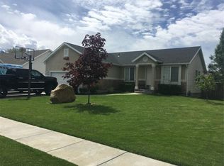 255 W Amanda Lynn Ln, Midvale, UT 84047
