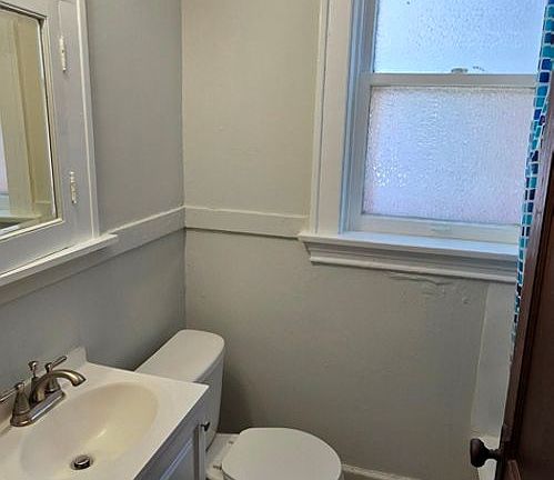 4th image of 6910-6912 Salzburger Ave #6910