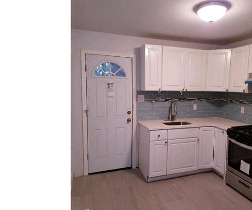 3rd image of 230 Warren St