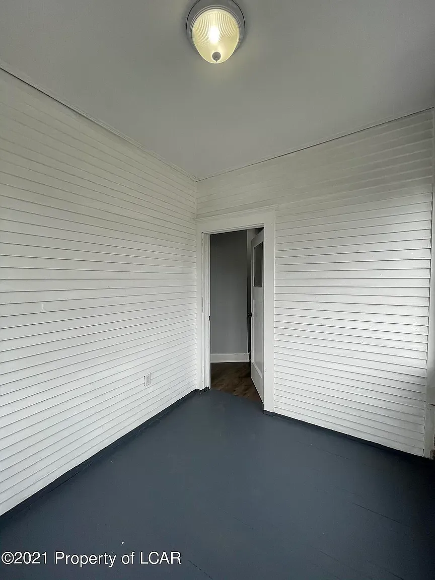 2 bed, 1500 sqft, $1,300 — Photo 3