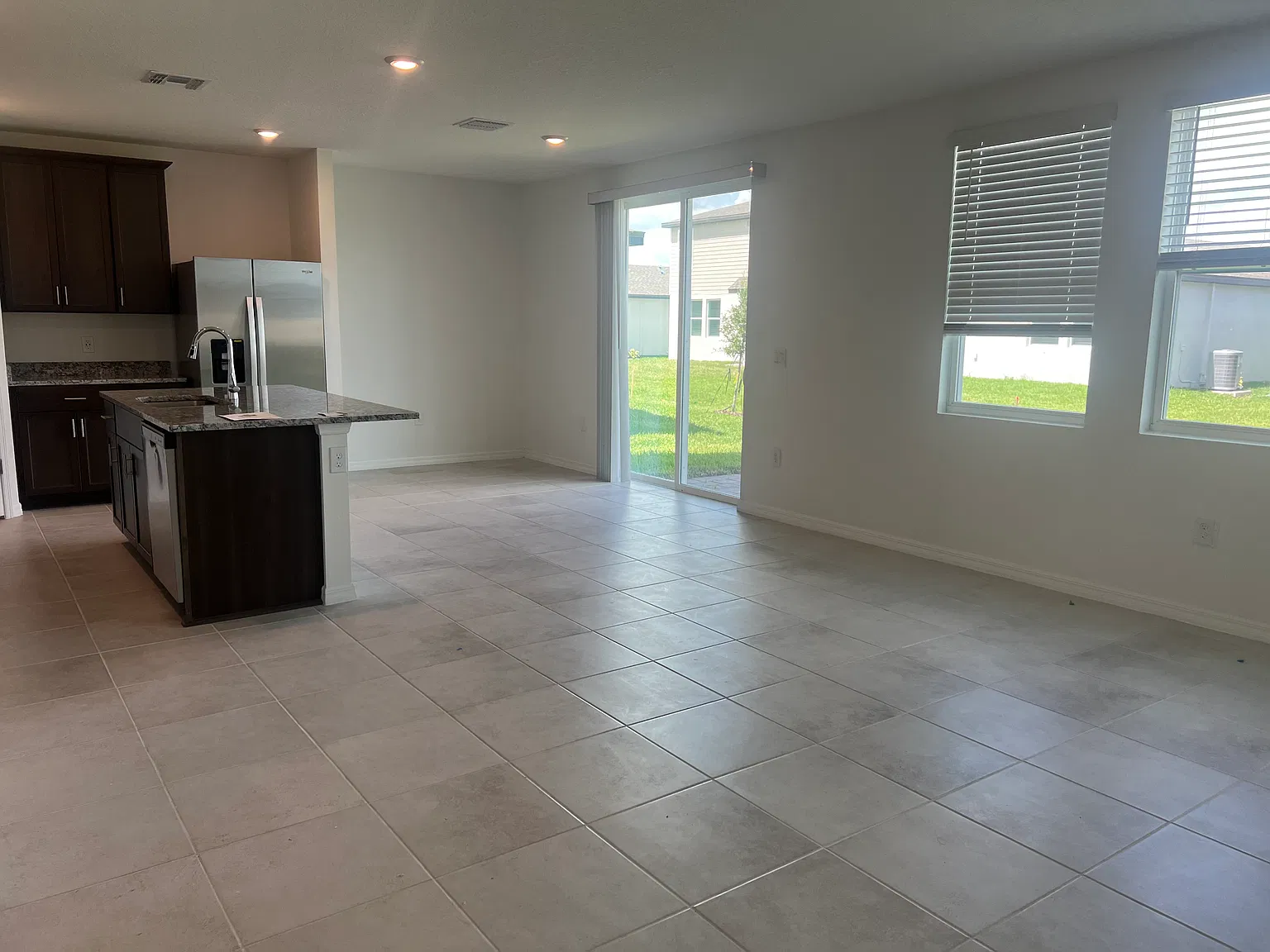 4 bed, 1746 sqft, $2,400 — Photo 2