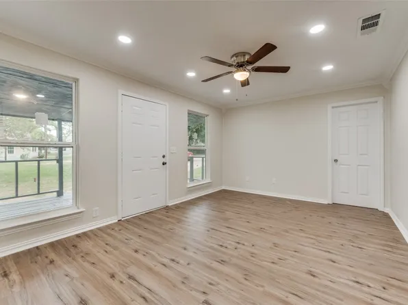 610 McEntire Rd, Trinidad, TX 75163