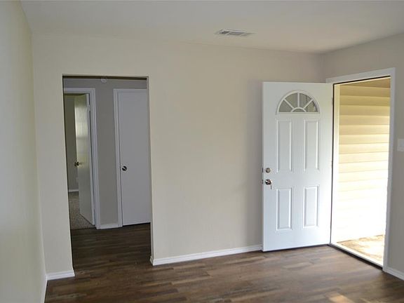 4th image of 11905 Gaiter Dr