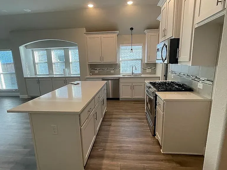 2306 Ranchwood Dr — Photo 4