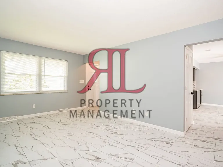 3501 Woodlawn Ave — Photo 13