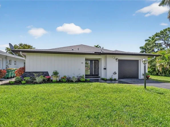 19 Crooked LN #15, NAPLES, FL 34112