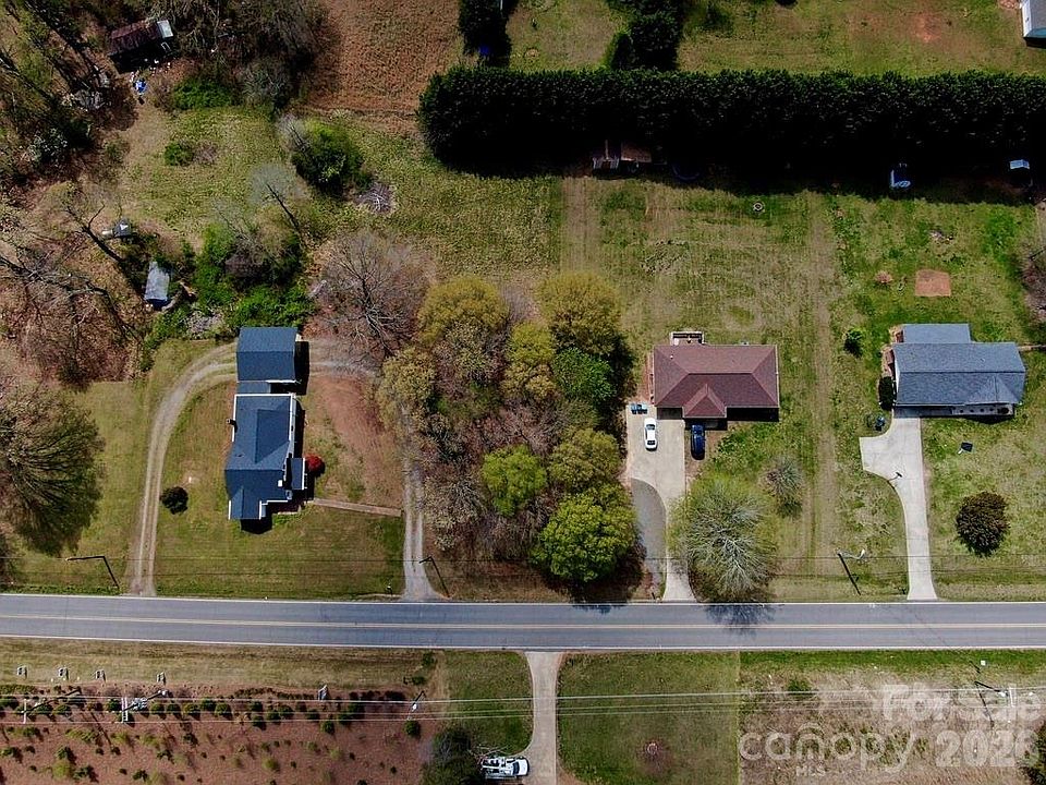1st image of 3048 Spencer Rd NE