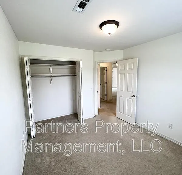 1257 Fox Run Ln — Photo 16