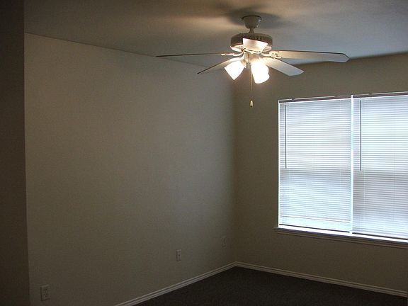 5th image of 8547 Dunlap St