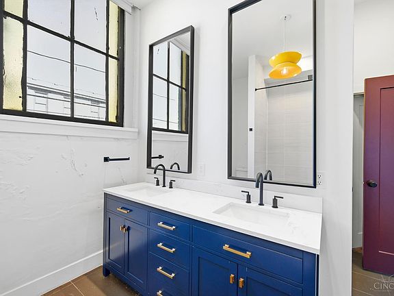 22nd image of 1835 Baymiller St