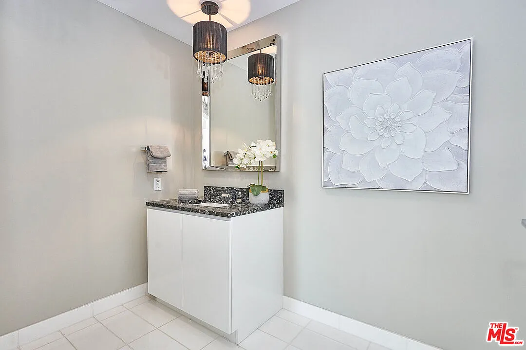 2 bed, 3.0 bath, 2010 sqft, $8,500 — Photo 4