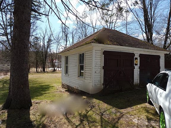 2nd image of 21 Sherman Ave