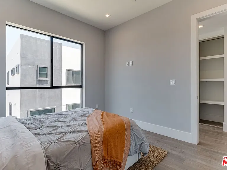 4830 1/2 W Pickford St — Photo 38