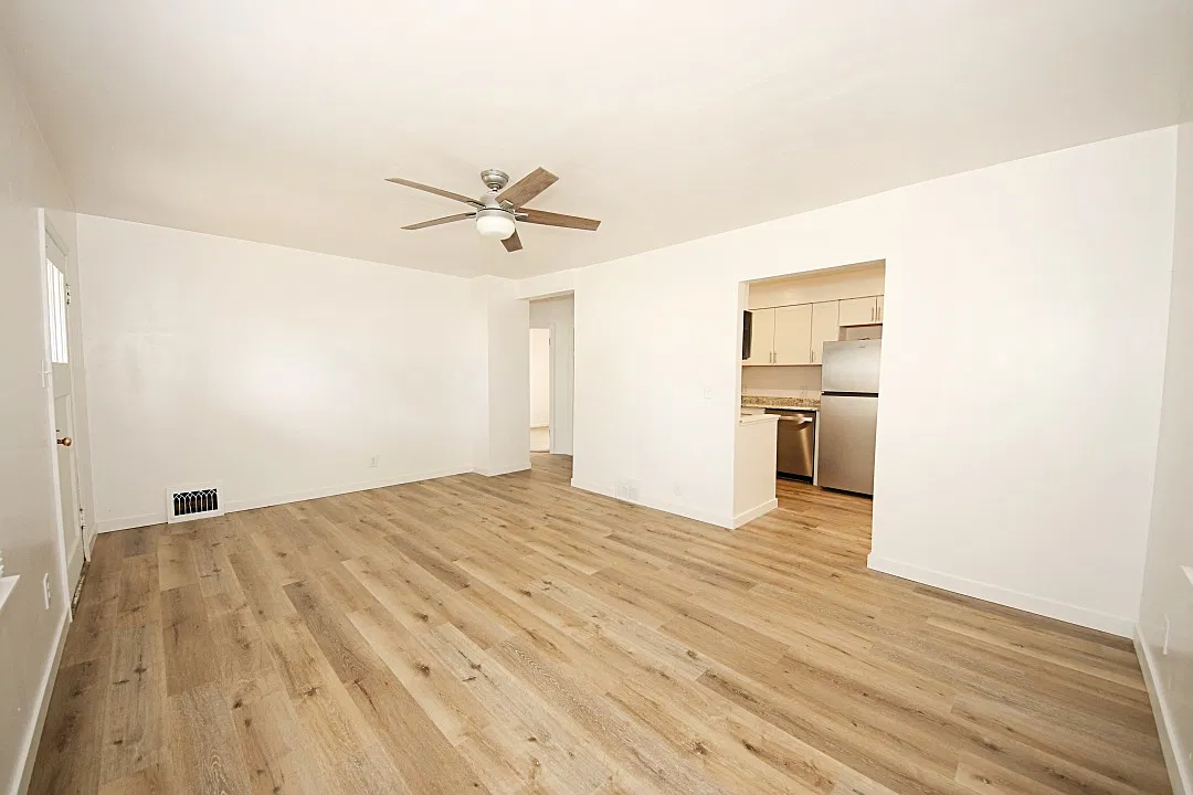 4 bed, $1,400 — Photo 2