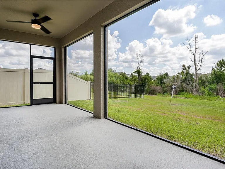 10622 Eustis Dr — Photo 24