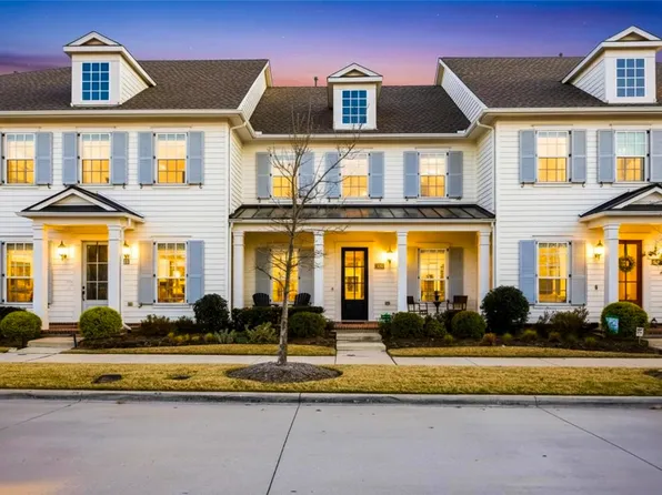 2737 S Market Sq, Northlake, TX 76247