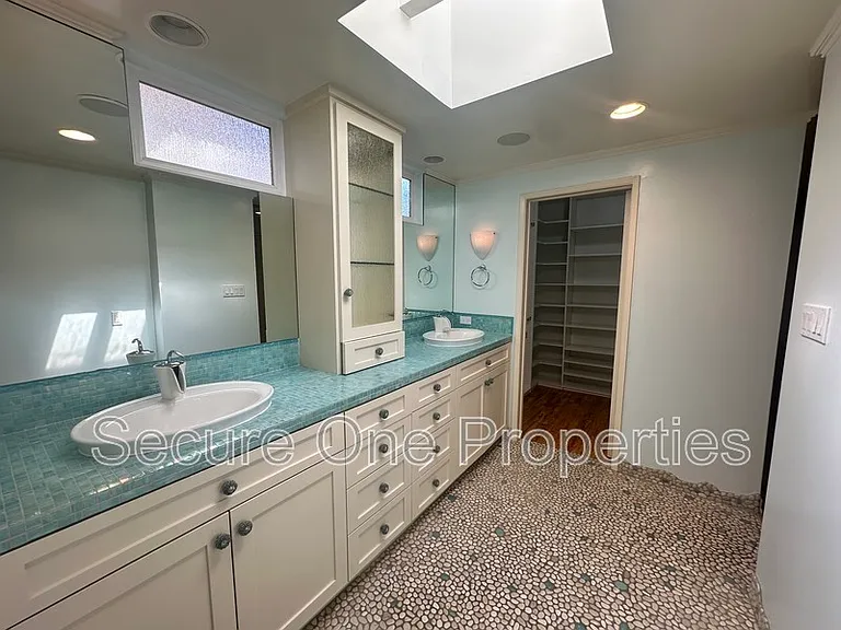 23338 Los Encinos Way — Photo 24