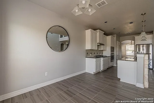 7523 Hays Hl — Photo 32