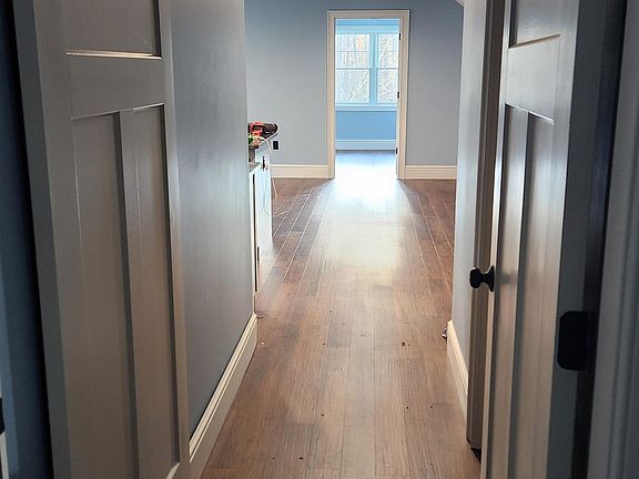 4th image of 19 Metacomet Dr #2