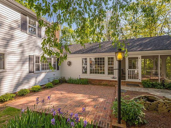 4th image of 109 Diana Ln