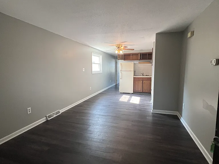 315 Franklin Ave #A — Photo 5