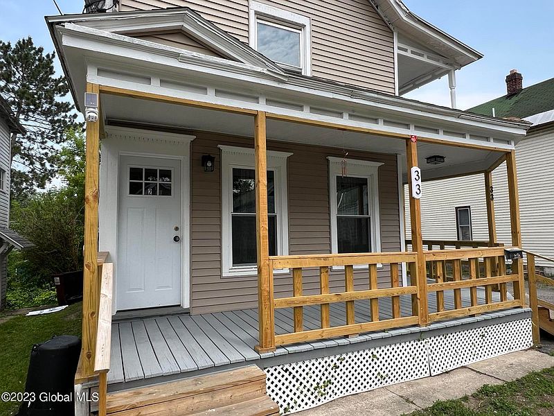 3rd image of 33 5th Avenue