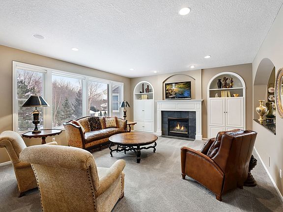3rd image of 6643 Pointe Lake Lucy