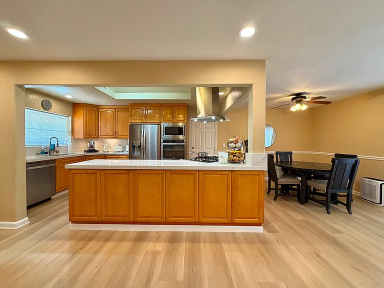 2723 Cherry Ave — Photo 5