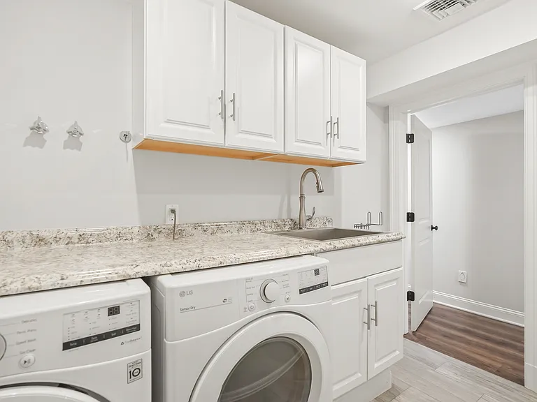 124 Maple Ave #B — Photo 18