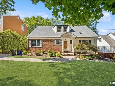 680 Forest Ave, Teaneck, NJ, 07666