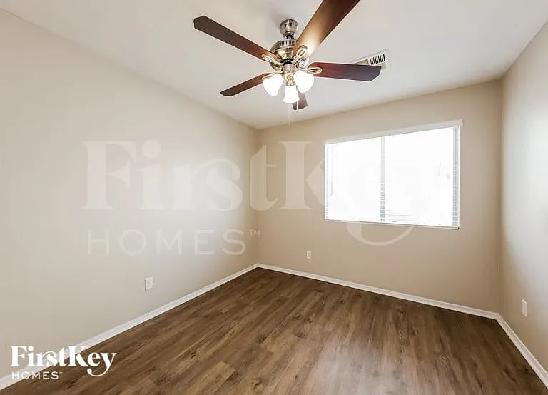 2222 N 90th Ln — Photo 11