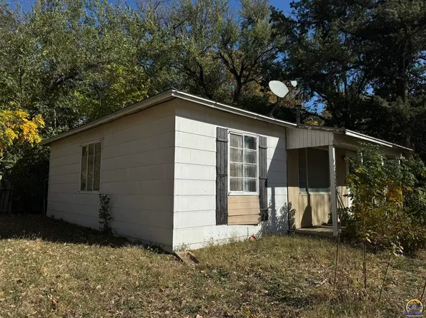 904 SW Croix St, Topeka, KS 66611