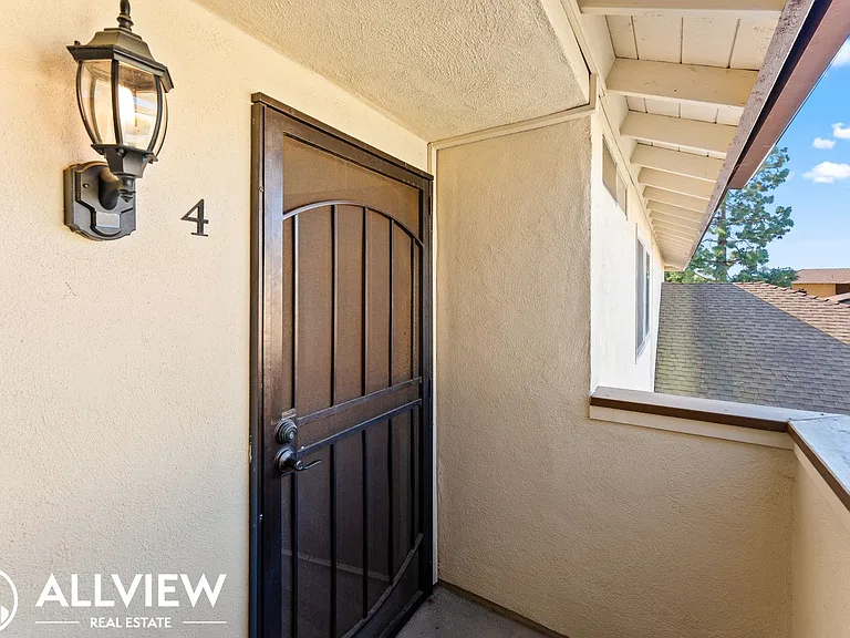 17972 Baron Circle — Photo 3