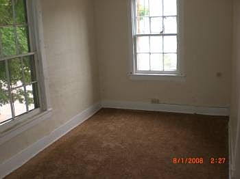 4th image of 451 Gwynne St