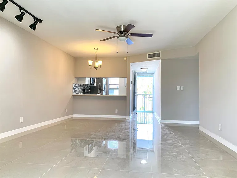 2750 Forest Hills Blvd #208 — Photo 26