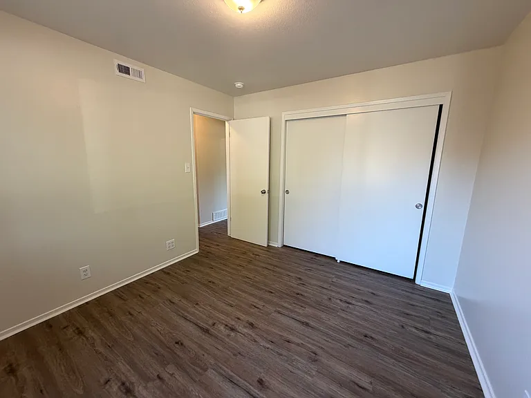114 Erma Ave — Photo 10