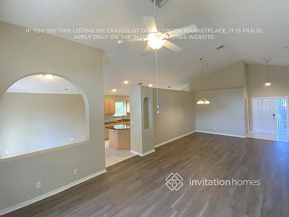 4th image of 10484 Lexington Cir S