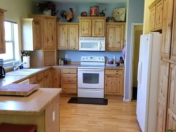 4th image of 167 4 Dot Ln