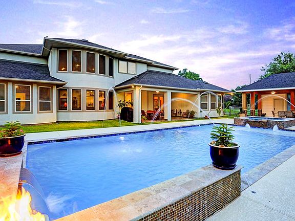 2nd image of 3026 S Saddlebrook Ln
