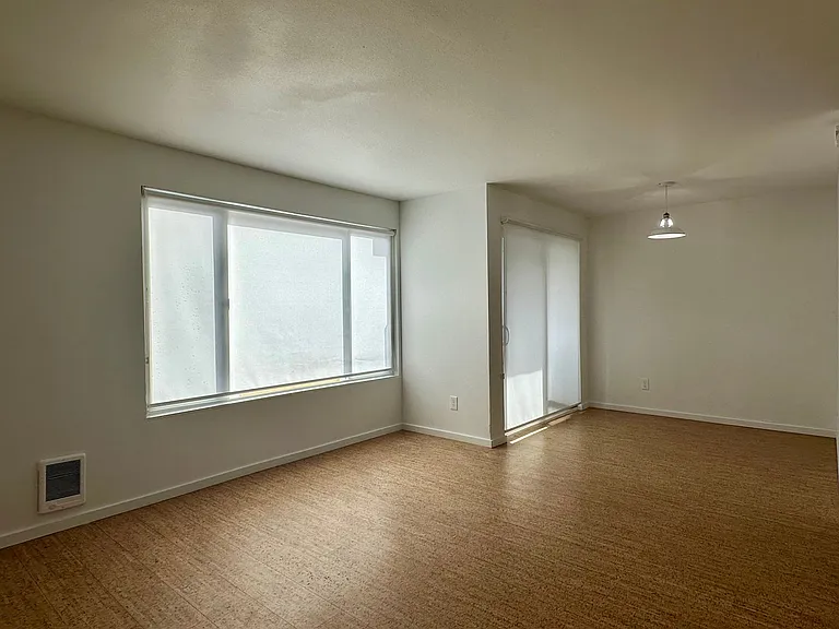 Riverside Apartments — Photo 27