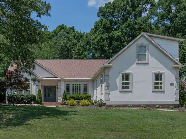 208 Glen Meadows Dr, Simpsonville, SC 29680