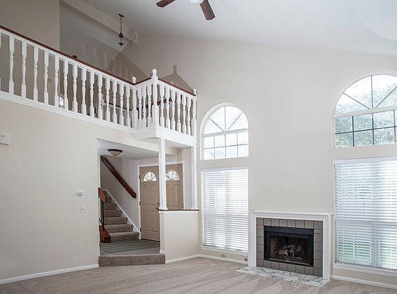 3rd image of 714 Sturnbridge Ln